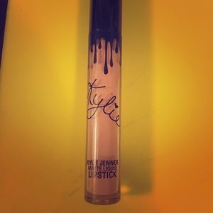 Kylie liquid lipstick Libra